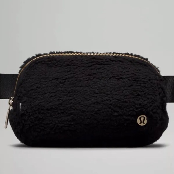 lululemon athletica Handbags - LULULEMON EVERYWHERE BELT BAG FLEECE ONE SIZE BLACK COLOR NWT